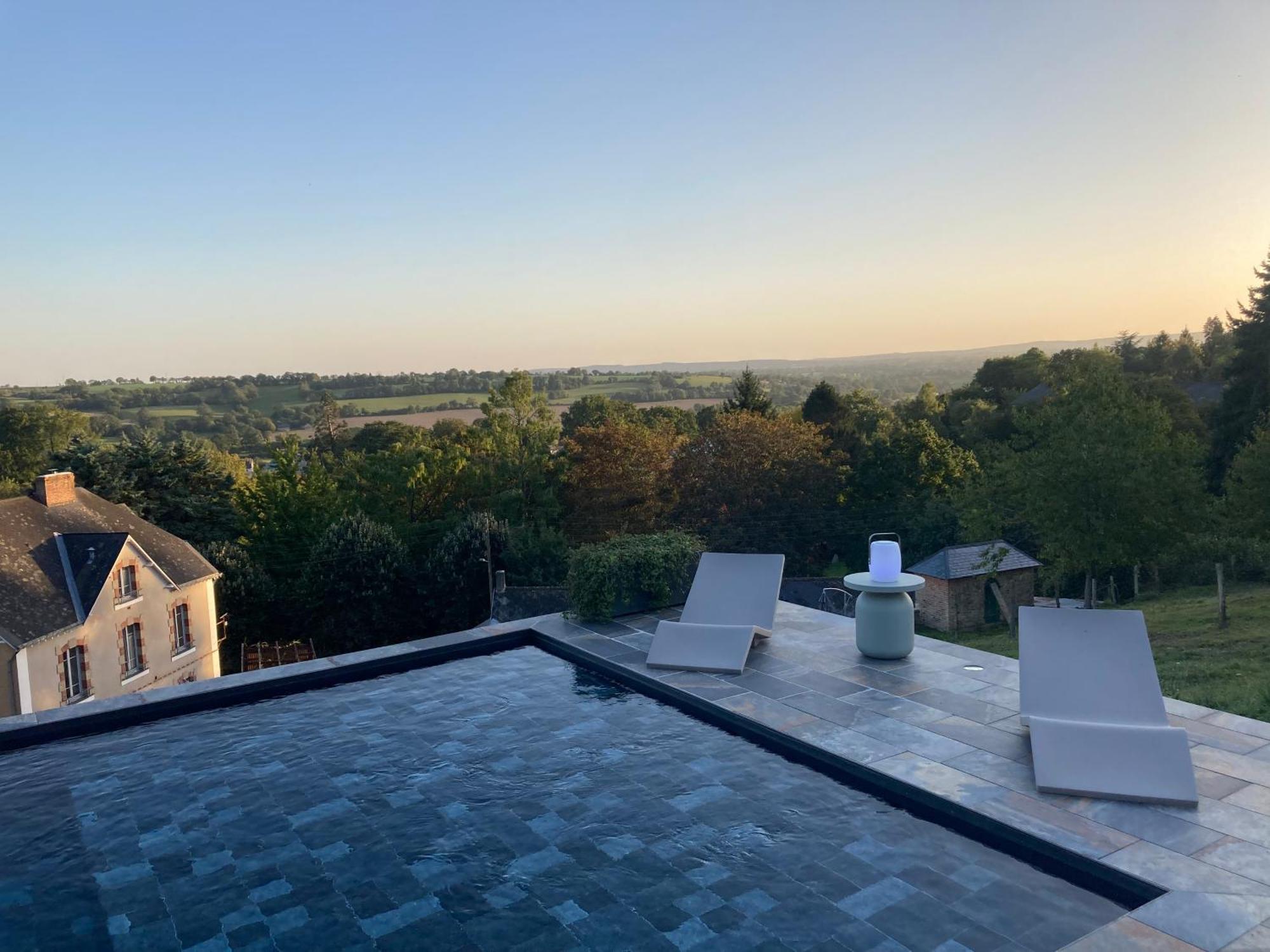 La Demeure Bed & Breakfast Sille-le-Guillaume ภายนอก รูปภาพ