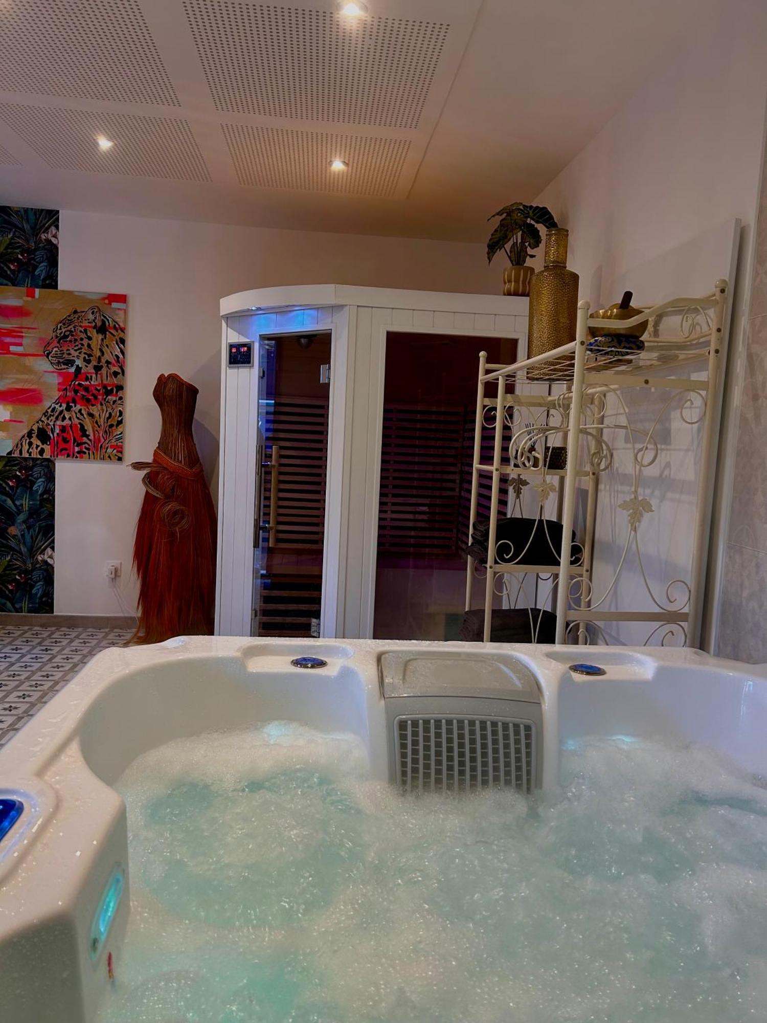 La Demeure Bed & Breakfast Sille-le-Guillaume ภายนอก รูปภาพ